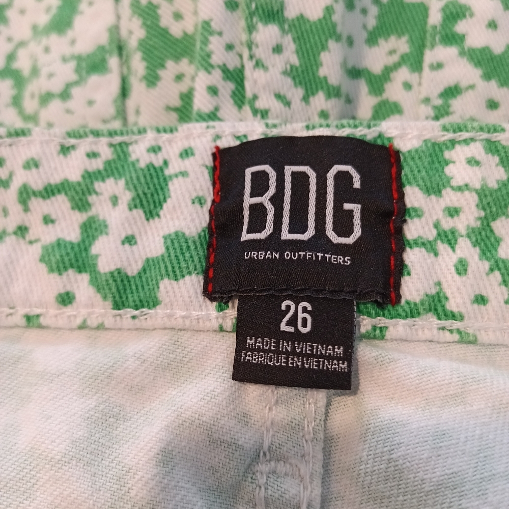 Urban outfitters BDG High Waist Green white flower Kick Flare pants Size 26 - Picture 5 of 9